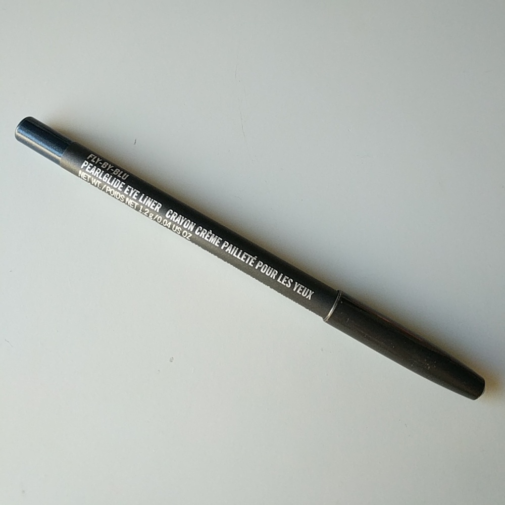 [LE] Pearl Glide Eye Liner in Fly-By-Blu